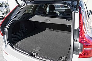 Volvo  XC60 Recharge Plus, T8 AWD Plug-in hybrid, Electric/Petrol, Dark