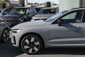 Volvo  XC60 Recharge Plus, T8 AWD Plug-in hybrid, Electric/Petrol, Dark