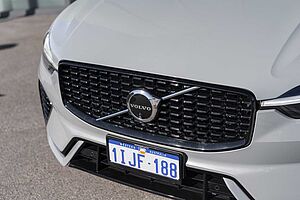 Volvo  XC60 Recharge Plus, T8 AWD Plug-in hybrid, Electric/Petrol, Dark