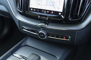 Volvo  XC60 Recharge Plus, T8 AWD Plug-in hybrid, Electric/Petrol, Dark