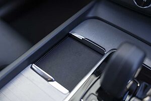 Volvo  XC60 Recharge Plus, T8 AWD Plug-in hybrid, Electric/Petrol, Dark