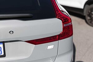 Volvo  XC60 Recharge Plus, T8 AWD Plug-in hybrid, Electric/Petrol, Dark