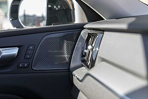 Volvo  XC60 Recharge Plus, T8 AWD Plug-in hybrid, Electric/Petrol, Dark